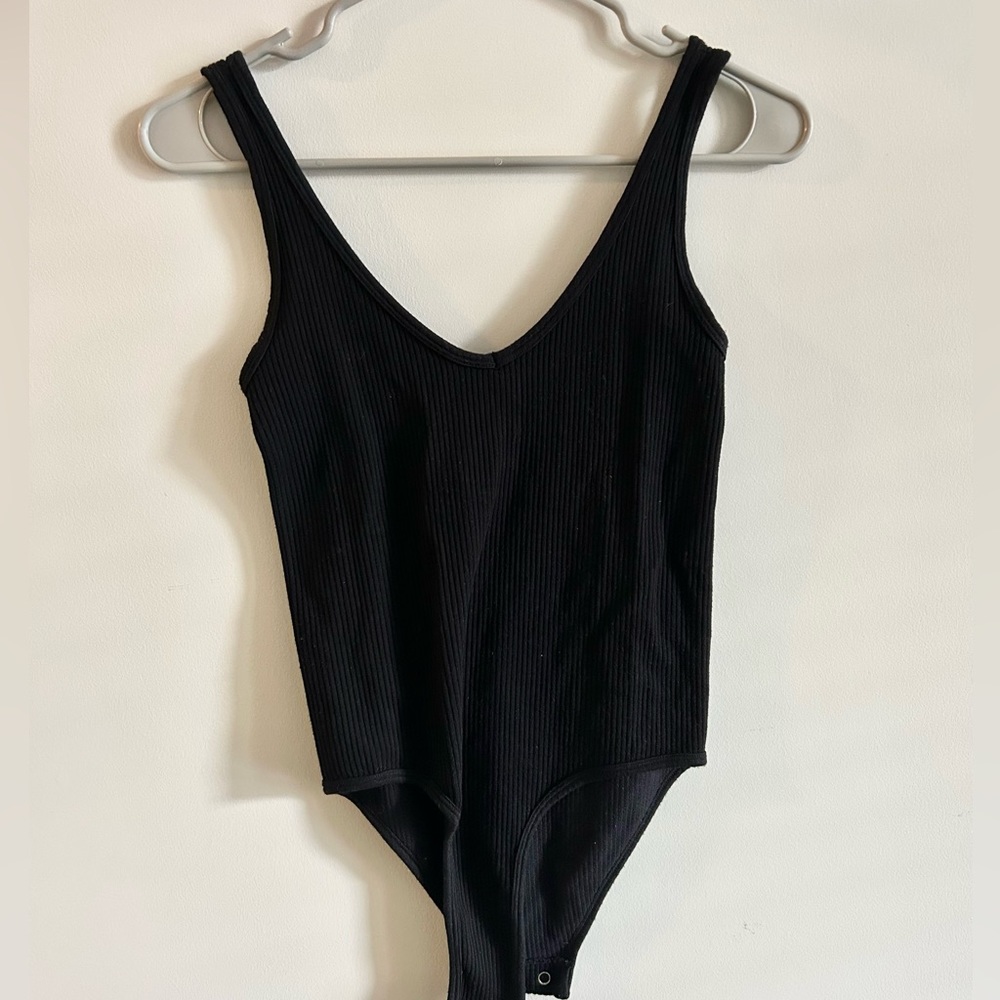 Aura Black Ribbed V-neck Bodysuit